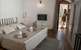 Qui Ed Ora,Guest House.